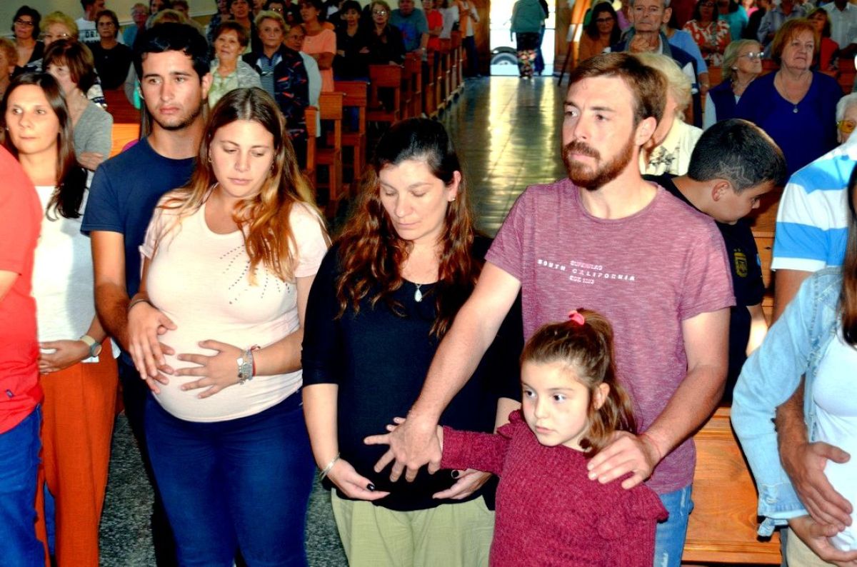 Bendición especial a 11 futuras mamás