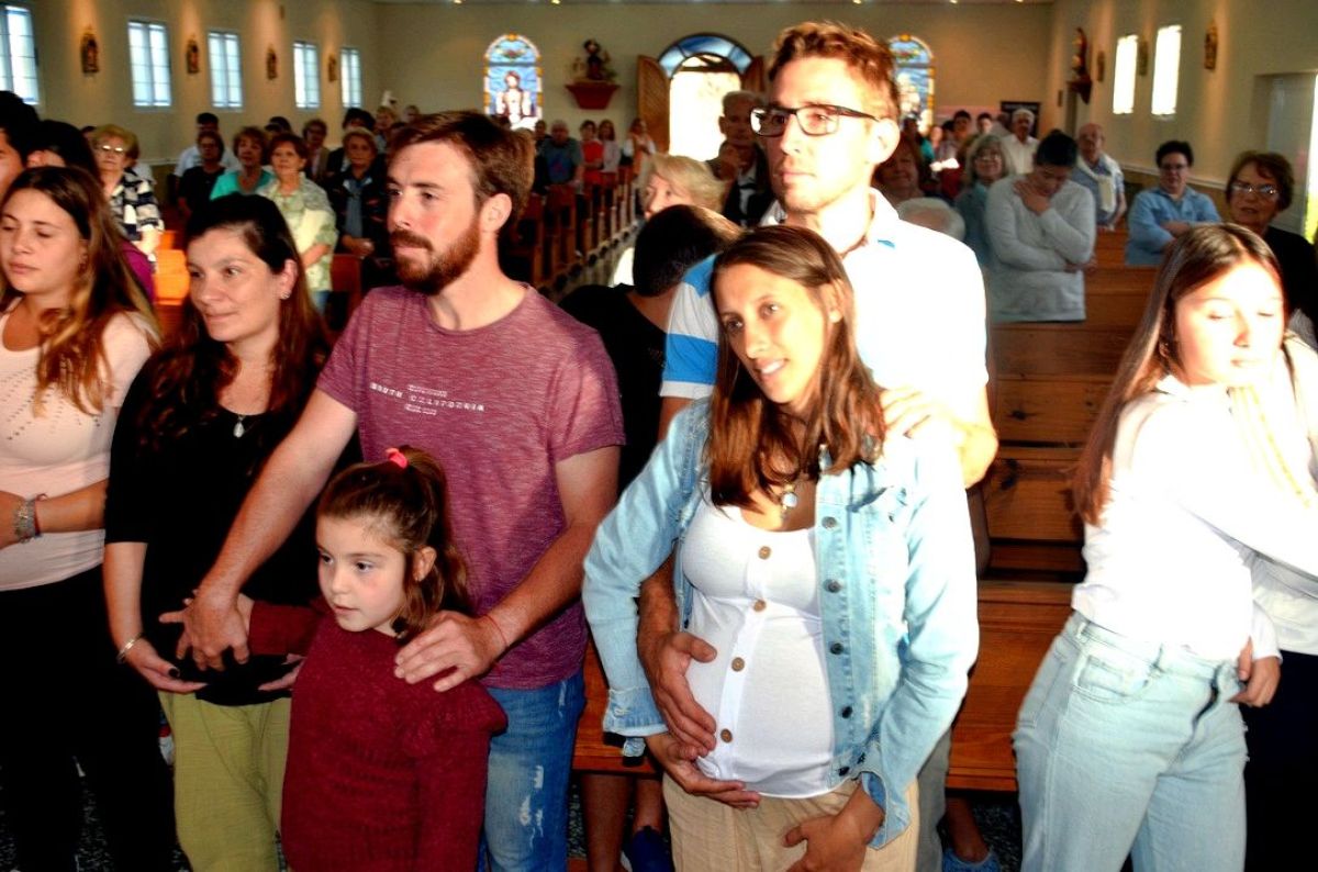 Bendición especial a 11 futuras mamás