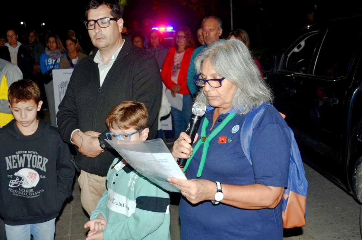  La comunidad católica acompañó a Jesucristo en su Camino a la Cruz