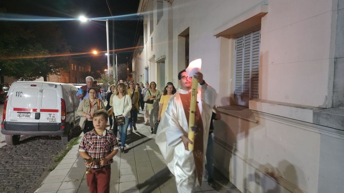 La feligresía celebró  el ‘Paso’ de la muerte a la vida de Jesucristo