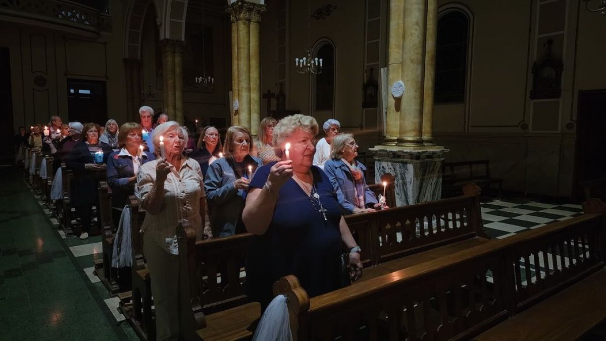 La feligresía celebró  el ‘Paso’ de la muerte a la vida de Jesucristo