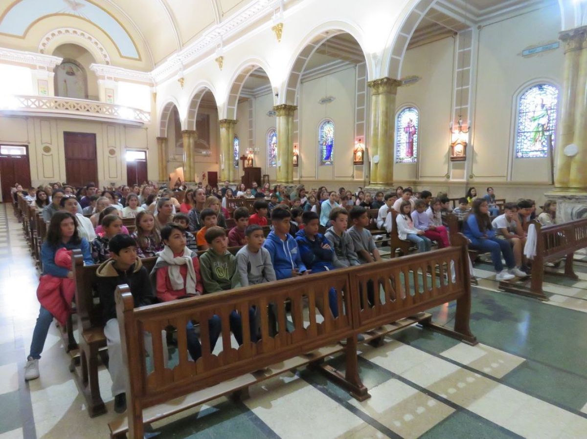 Más de un centenar de chicos participaron en la búsqueda de los Huevos de Pascua
