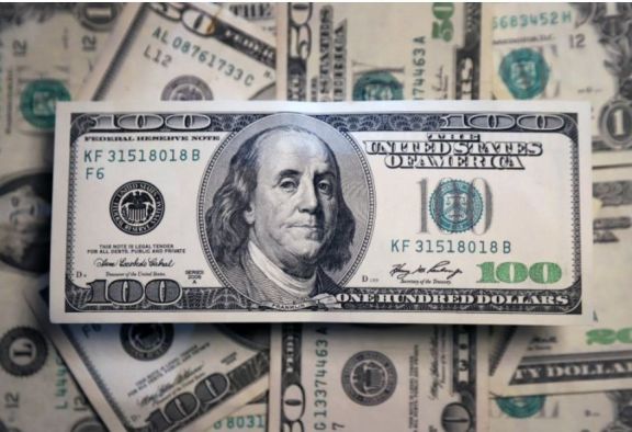 Fuerte salto del dólar blue al comienzo de la semana: ya superó los $460