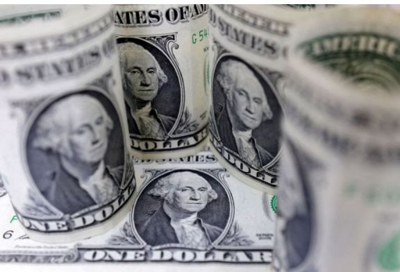 El dólar blue continúa rompiendo récords y se acerca a los 500 pesos