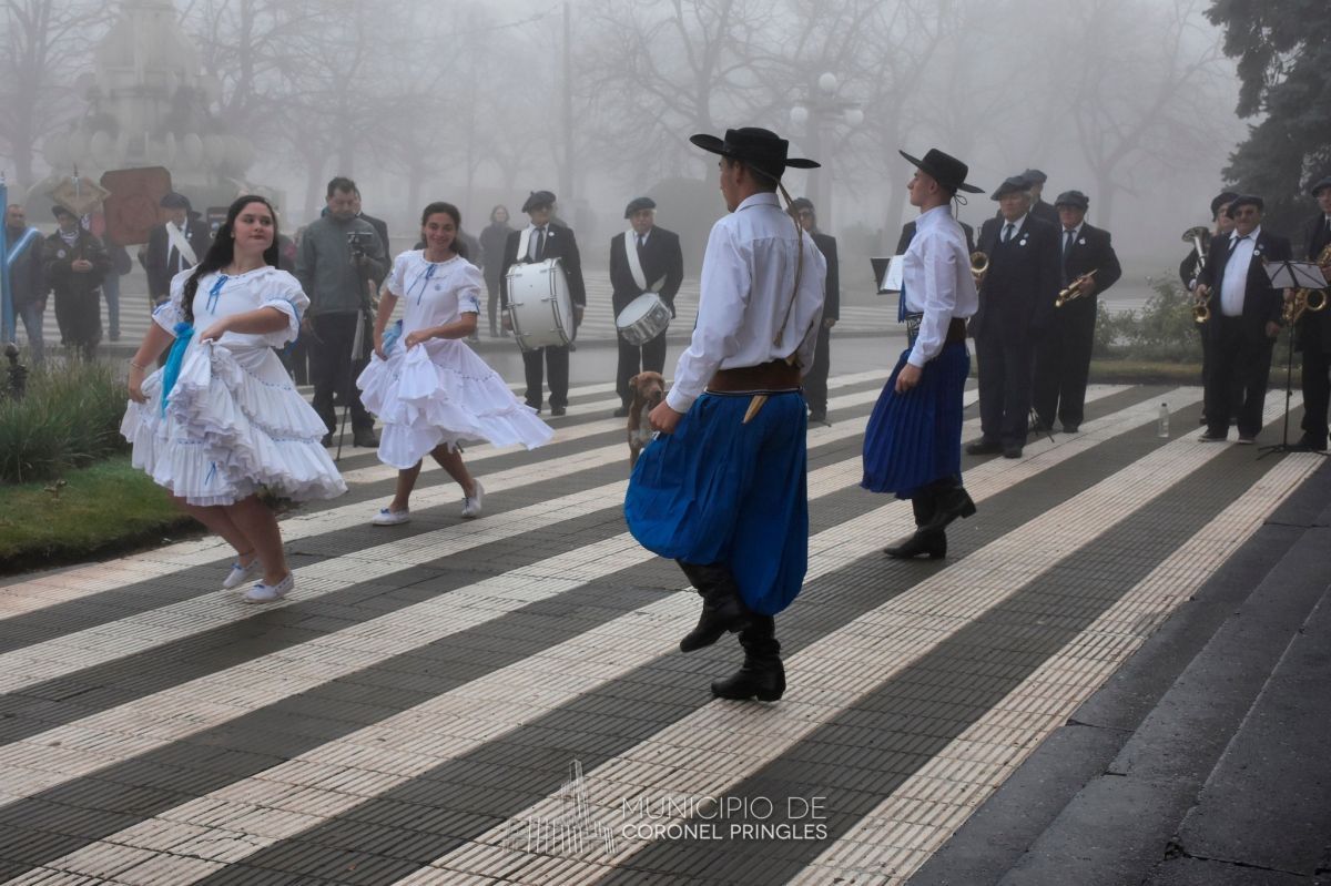 Con danza y chocolate se celebró el aniversario de la Revolución de Mayo