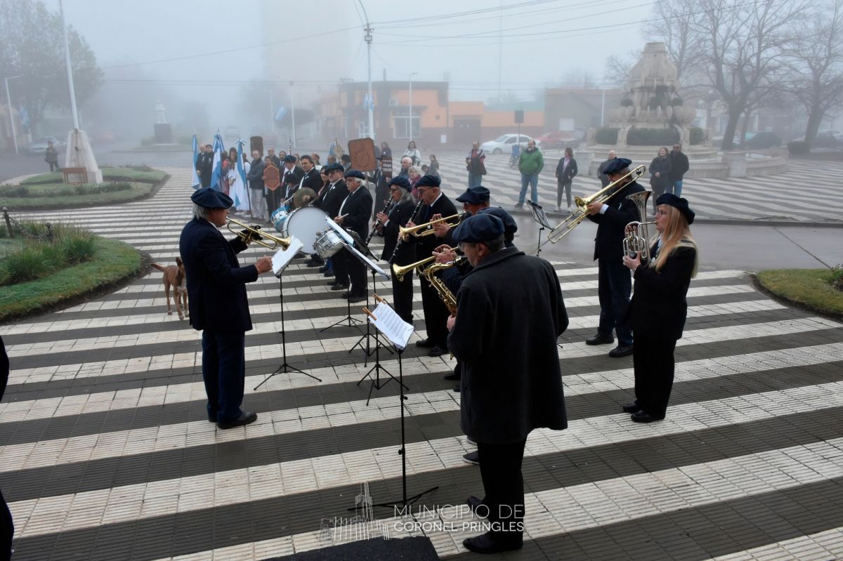 Con danza y chocolate se celebró el aniversario de la Revolución de Mayo