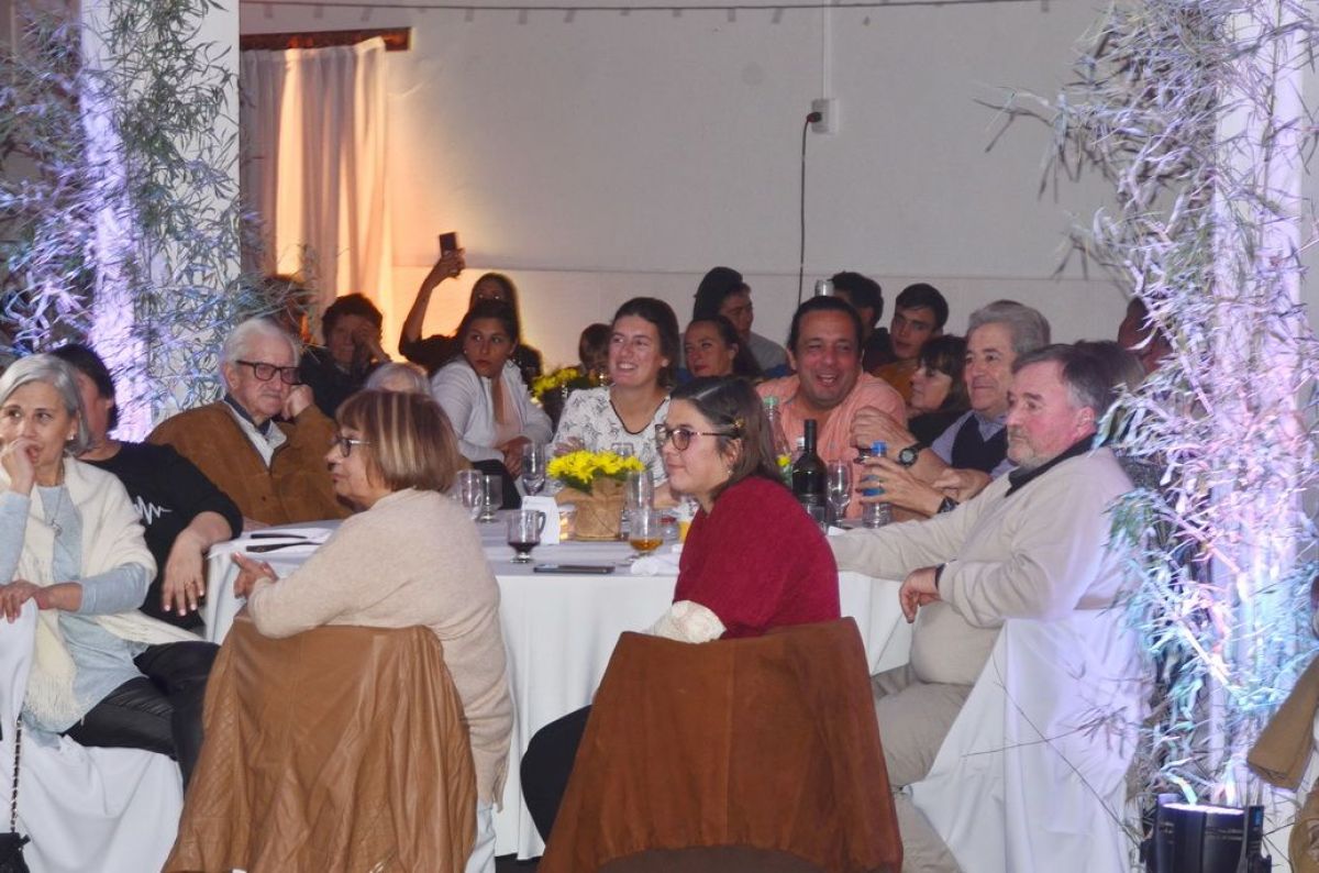 Con cena y baile el Fogón de los Gauchos celebró su 75° Aniversario